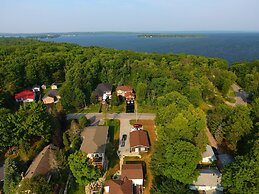 Tucked Inn the Harbour Bed & Breakfast