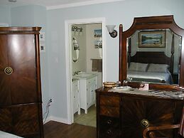 Tucked Inn the Harbour Bed & Breakfast