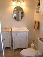 Tucked Inn the Harbour Bed & Breakfast