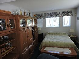 Tucked Inn the Harbour Bed & Breakfast