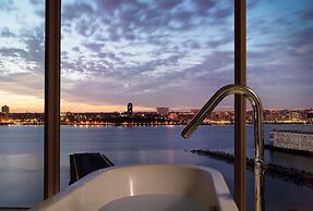 The Standard High Line