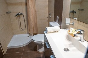 Stella Paradise by Checkin