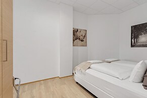 Blue Mountain Apartments by Heimaleiga