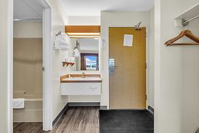 Woodland Inn Meadow Lake