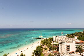 Baywatch Beach at Montego Bay Club
