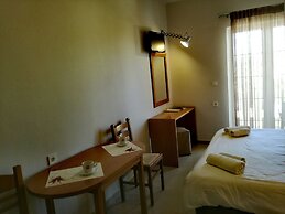 Amaryllis Hotel Apartments