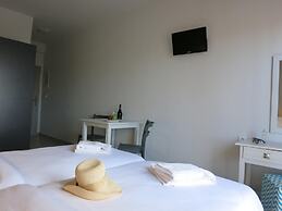 Amaryllis Hotel Apartments