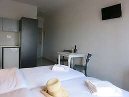 Amaryllis Hotel Apartments