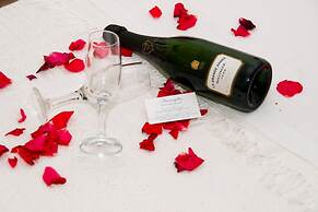 Amaryllis Hotel Apartments