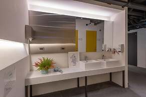 Bouti City Capsule Inn - Hostel