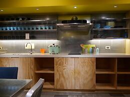 Bouti City Capsule Inn - Hostel