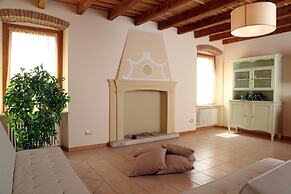 Residence Borgo Mondragon