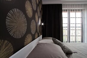 Old Town Luxury Apartments by Amstra