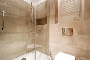 Wawel Luxury Apartments by Amstra