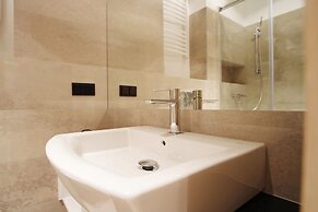 Wawel Luxury Apartments by Amstra