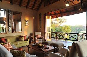 Lukimbi Safari Lodge
