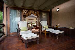 Lukimbi Safari Lodge