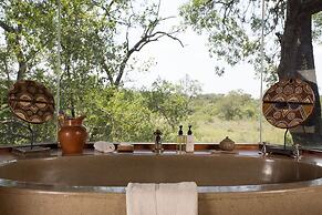 Lukimbi Safari Lodge