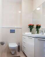 Chopin Apartments Platinum Towers