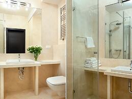 Chopin Apartments Platinum Towers