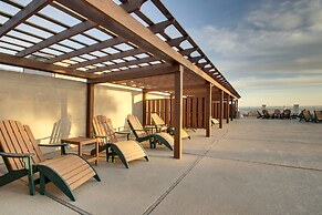 Islander Hotel & Resort