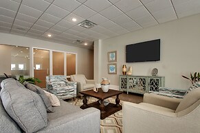 Islander Hotel & Resort