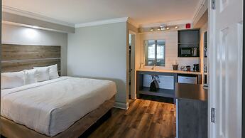 Islander Hotel & Resort