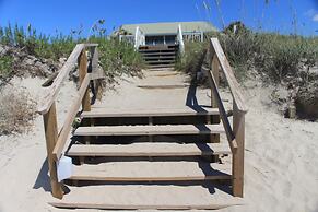 Islander Hotel & Resort