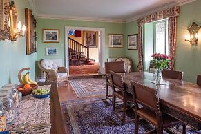 Lisle Combe