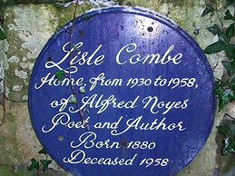 Lisle Combe