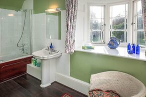 Lisle Combe