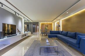 Lahoya Suites