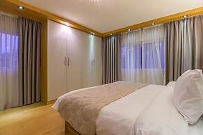 Lahoya Suites