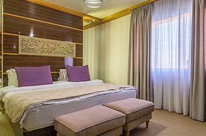 Lahoya Suites