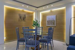 Lahoya Suites