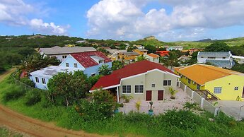 Bantopa Apartments & Villas