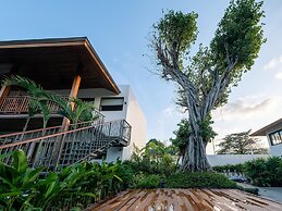 Banana Fan Sea Resort