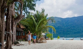 Lipe Beach Resort