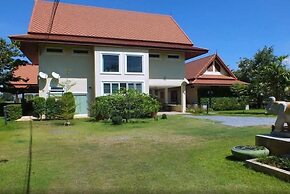 Tharnrarin Villa Suphan Buri