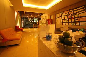 The Hive Hatyai Hostel