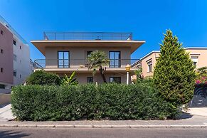Mariette Rhodes Urban Suites