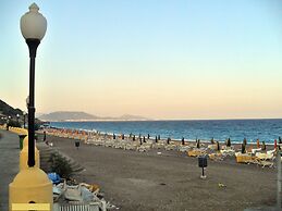 Mariette Rhodes Urban Suites