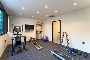Mariette Rhodes Urban Suites