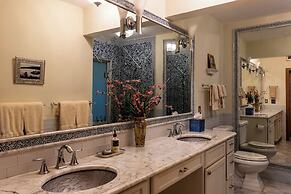 Suite St. John at Gallows Point Resort