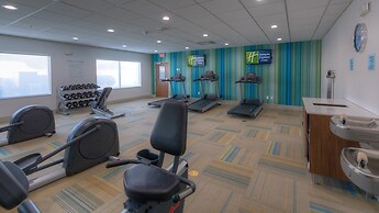 Holiday Inn Express & Suites Tulsa Midtown by IHG