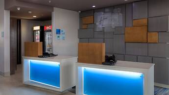 Holiday Inn Express & Suites Tulsa Midtown by IHG