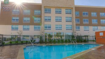 Holiday Inn Express & Suites Tulsa Midtown by IHG
