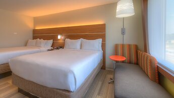 Holiday Inn Express & Suites Tulsa Midtown by IHG