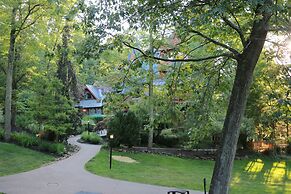Landoll's Mohican Castle