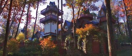 Landoll's Mohican Castle